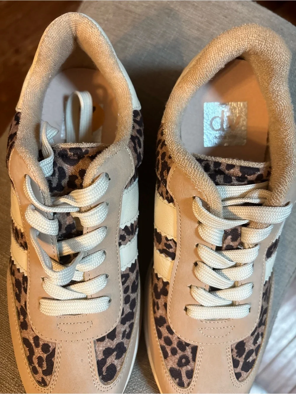 Dolce Vita Women’s Low Top Lace-Up Sneaker Beige Leopard Animal Print Logo 7